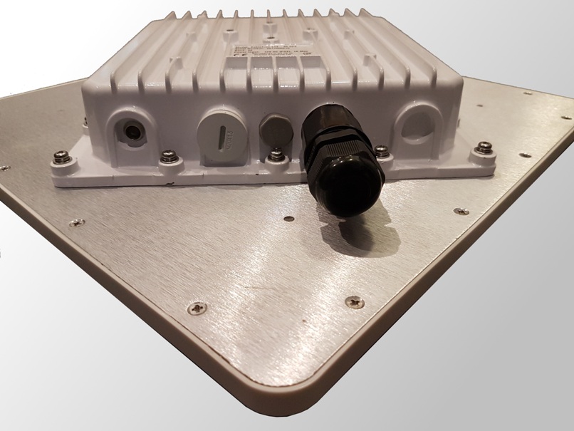 CableFree Band 42 Band 43 LTE 4G CPE for CBRS Broadband Wireless Networks